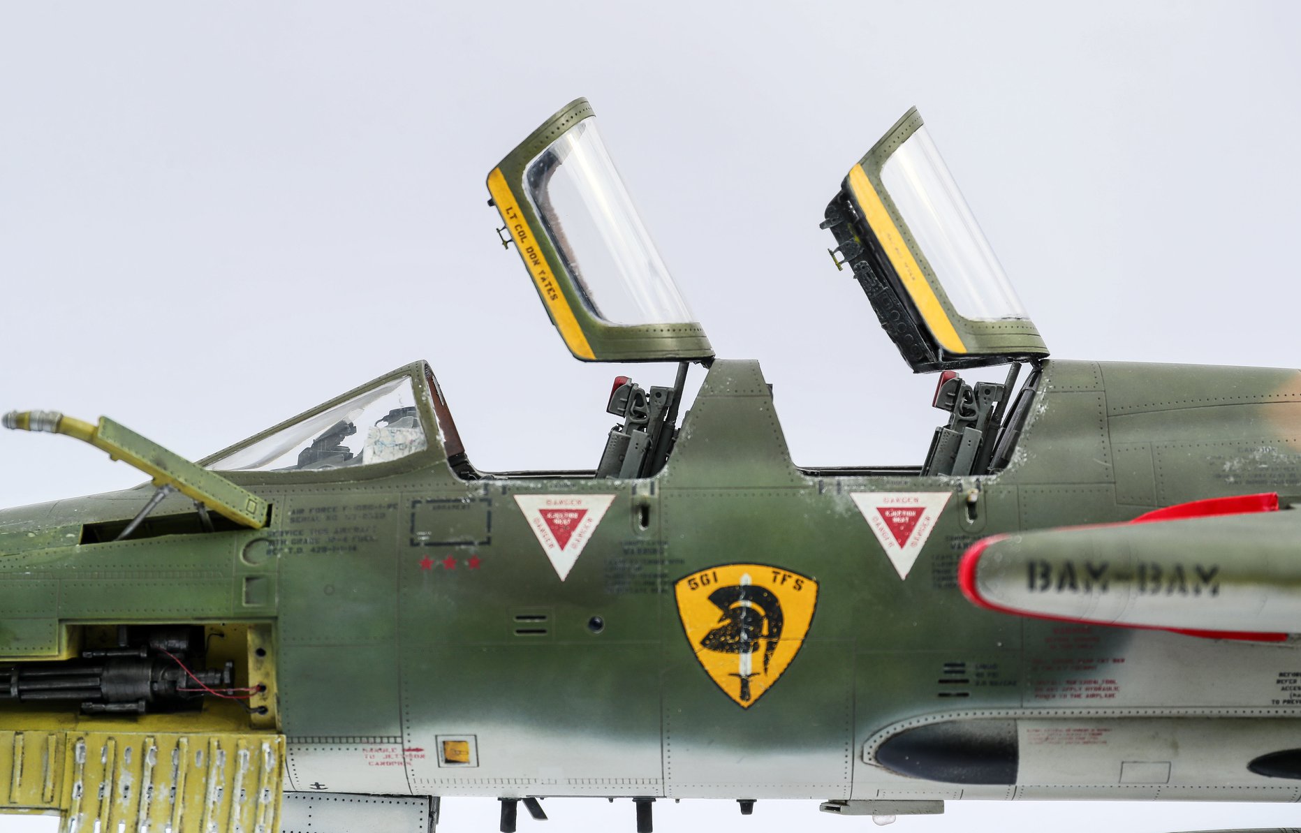 f 105 w